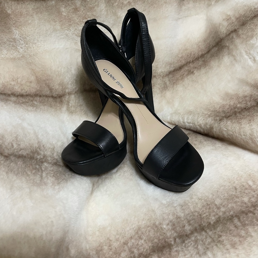 9.5 Gianni Bini heels new